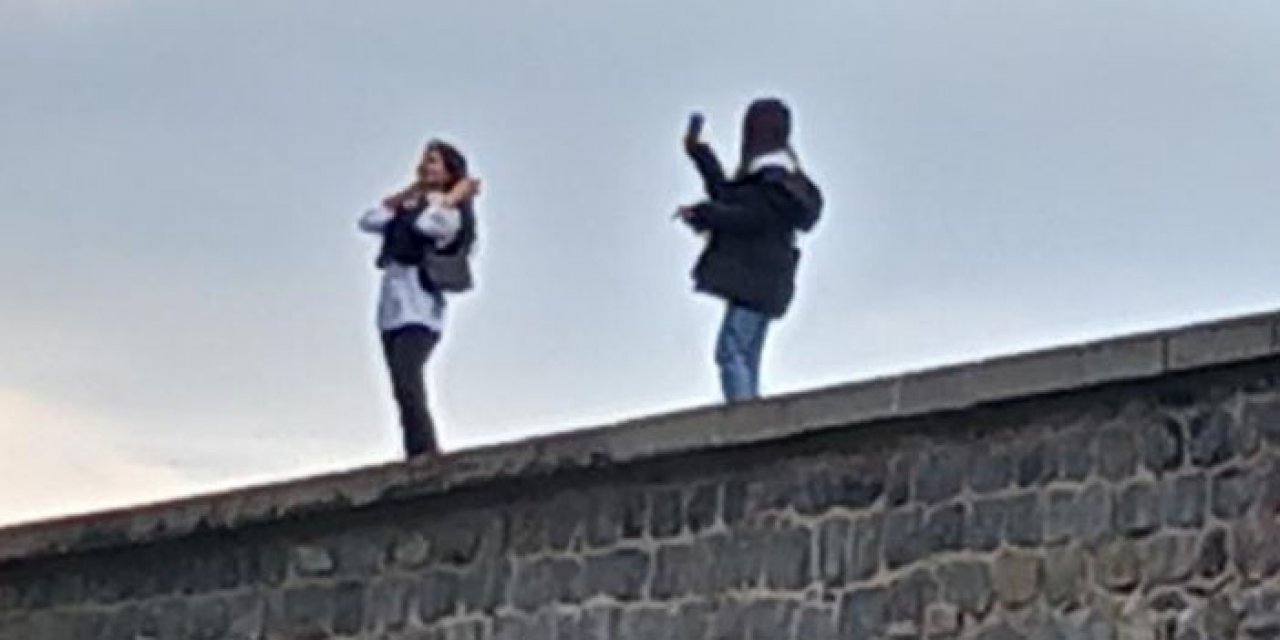 Fotoğraf uğruna canlarını hiçe saydılar: 1 haftada 2 kişi düştü
