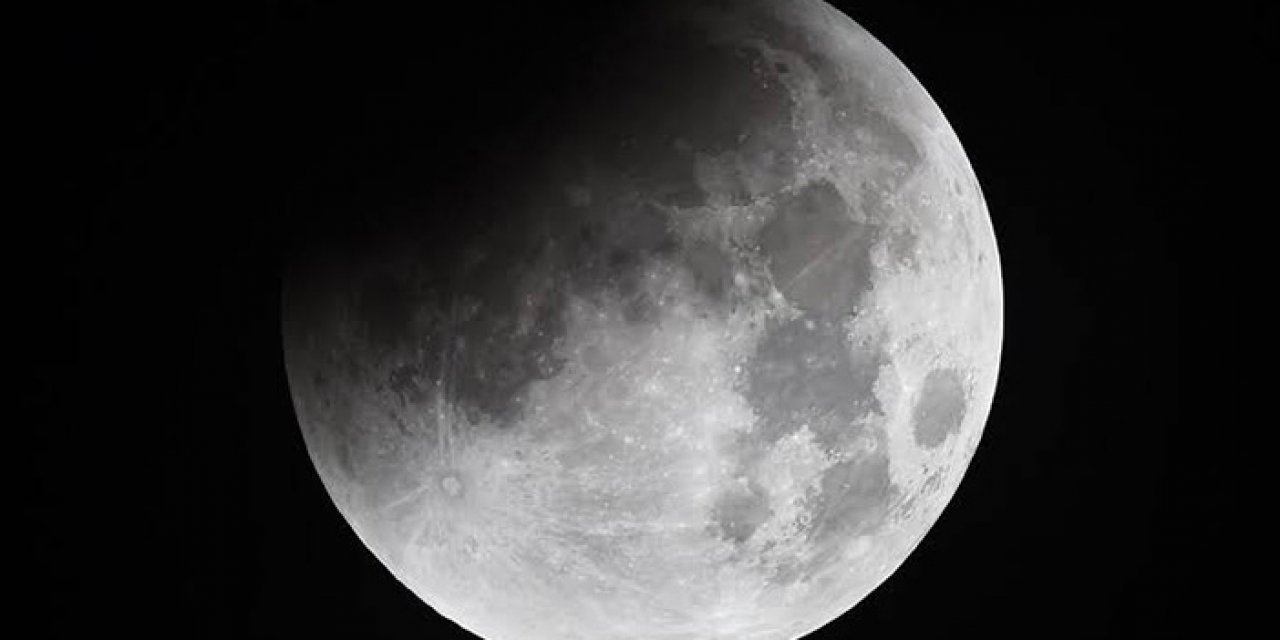 Ay’ın giderek küçüldüğü keşfedildi: Astronotlar büyük tehlike altında