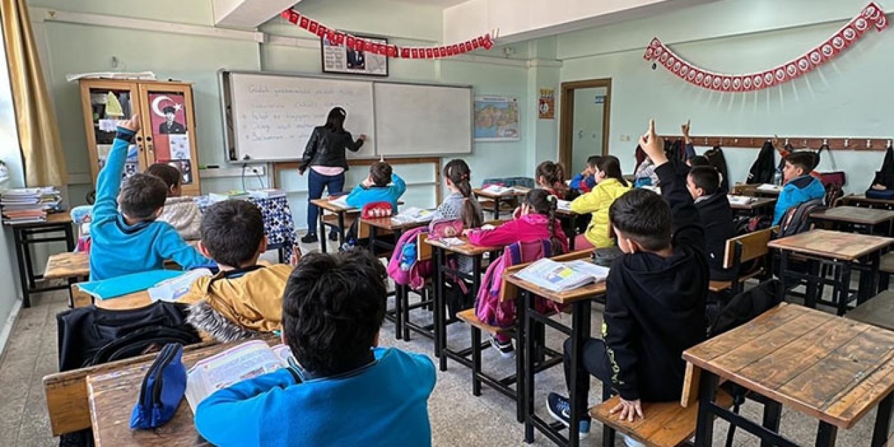 5 Şubat Pazartesi okullar açılacak mı? 15 Tatil uzatıldı mı? MEB'den net yanıt