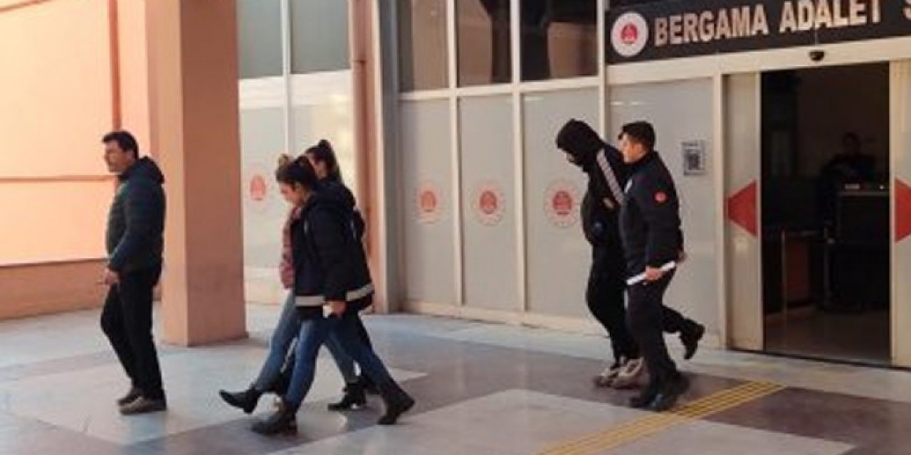 İzmirli çifte baskın: Kıskıvrak yakalandılar