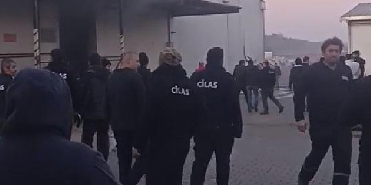 Fabrikada yangın çıktı: 2 kişi etkilendi