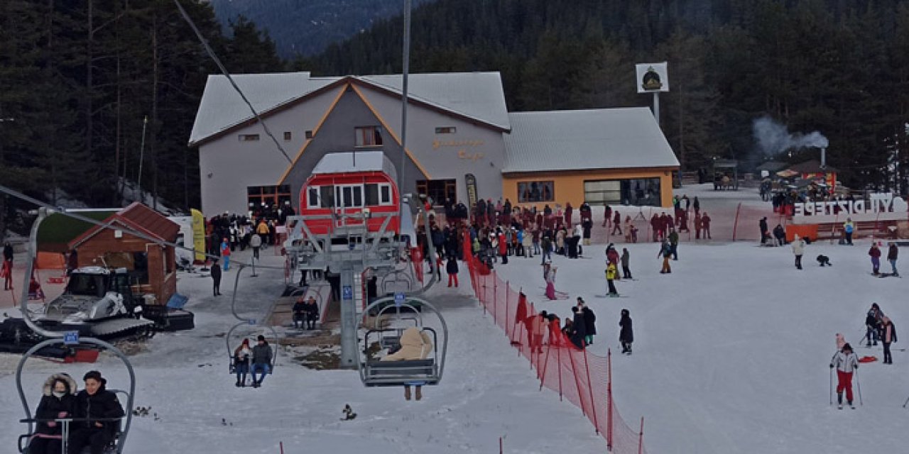 Yıldıztepe Kayak Merkezi'nde tatil yoğunluğu