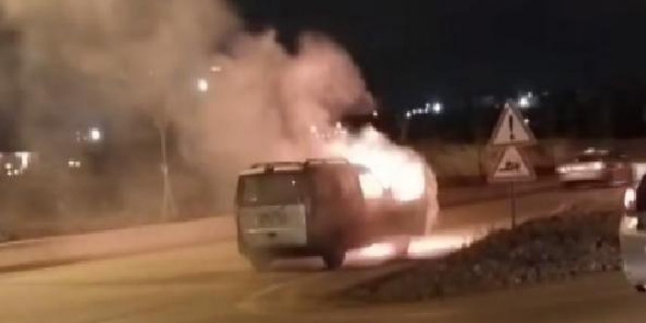 Ankara'da dehşet anlar: Seyir halindeki araç alev topuna döndü