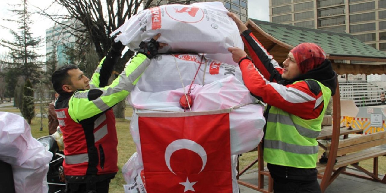 Motosikletli abilerinden depremzede çocuklara oyuncak sürprizi