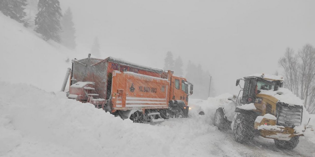 Artvin-Ardahan arası ulaşıma kar engeli