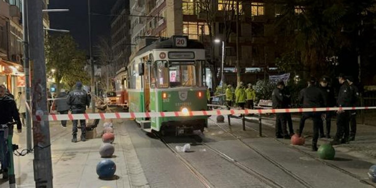 Torununu kurtarmak istedi: Tramvayın altında kalarak can verdi