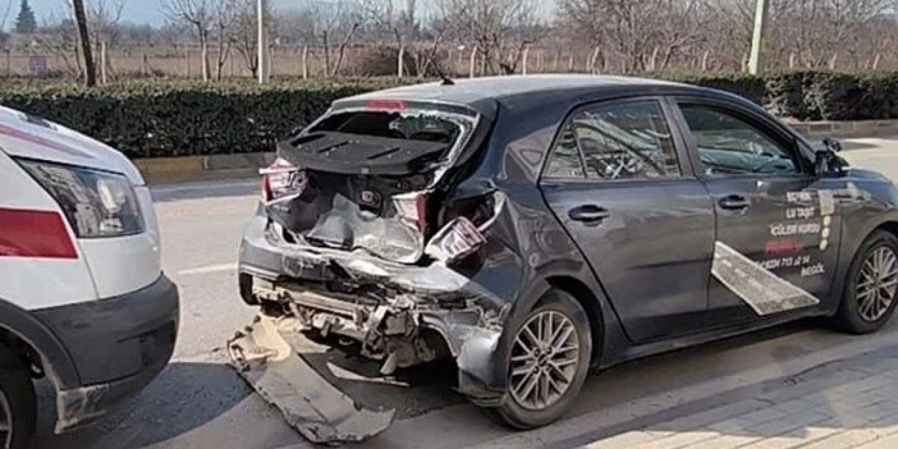 Direksiyon sınavında kaza: 4 yaralı