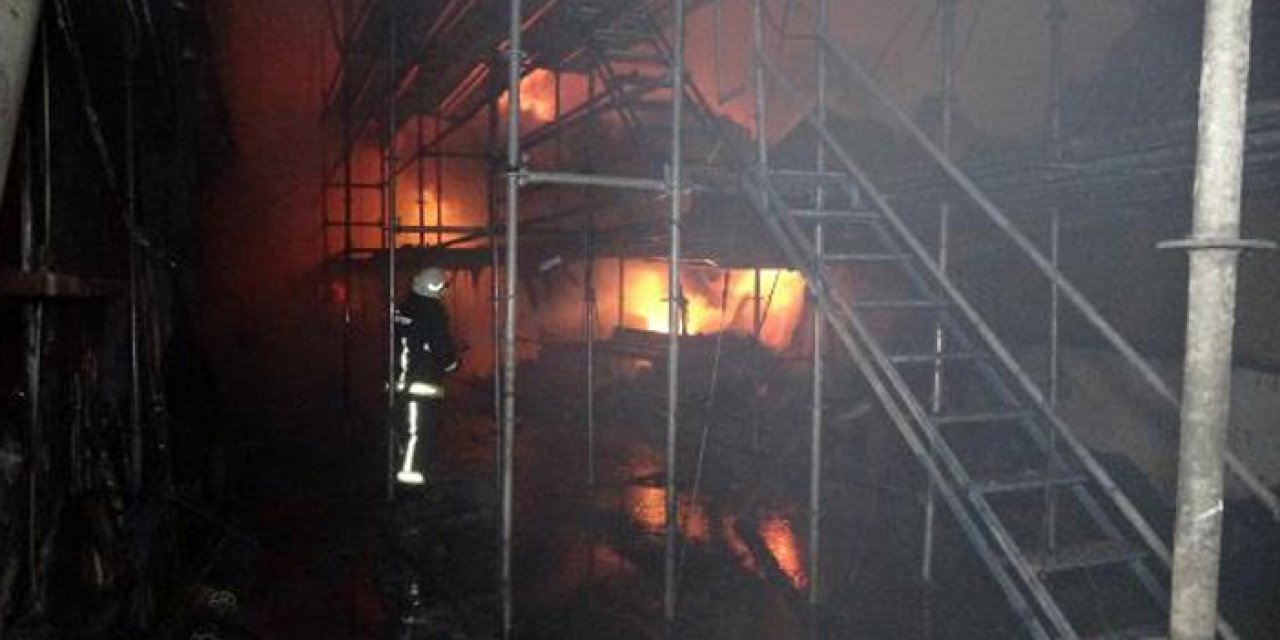 Antalya'da feci yangın: Tersane alevler içinde kaldı