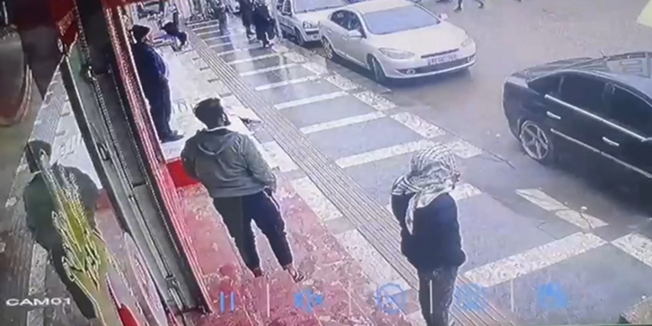 Motosiklet devrilince altınlar çalınmıştı: Kazanın altından kuryenin kurnazlığı çıktı!