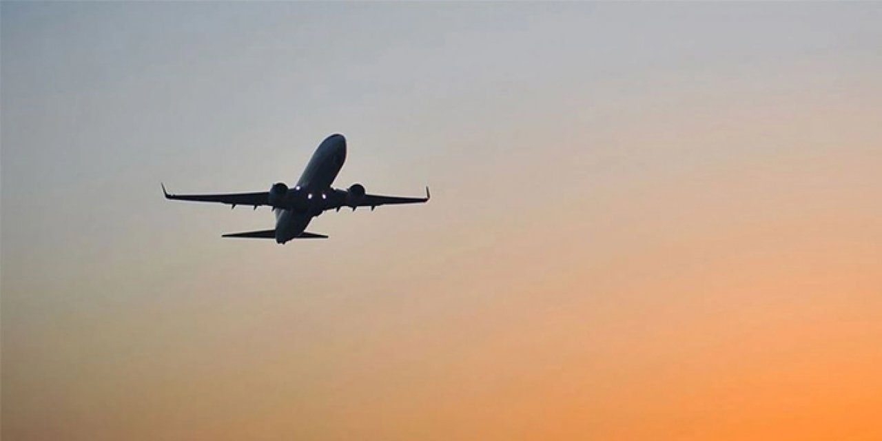 Gökyüzünde facia: Uçakta ağzından ve burnundan litrelerce kan gelen kişi öldü