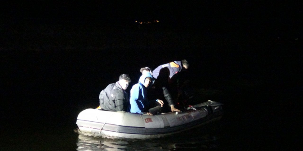 Gölette mahsur kalan 3 kişi kurtarıldı