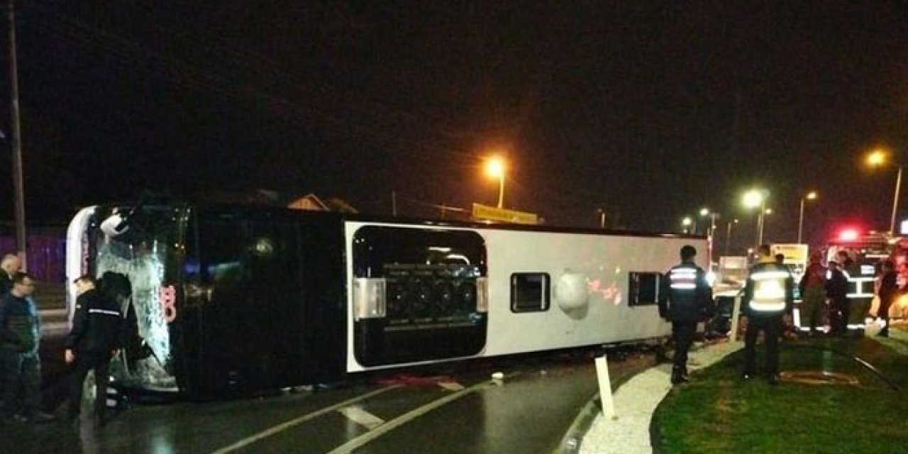 Yolcu otobüsü devrildi! Çok sayıda ölü ve yaralı...