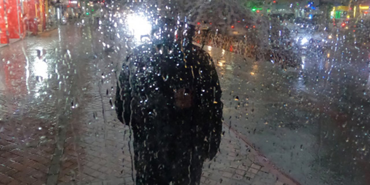 İzmir’de gök gürültülü sağanak alarmı: Meteoroloji ilçe ilçe uyardı