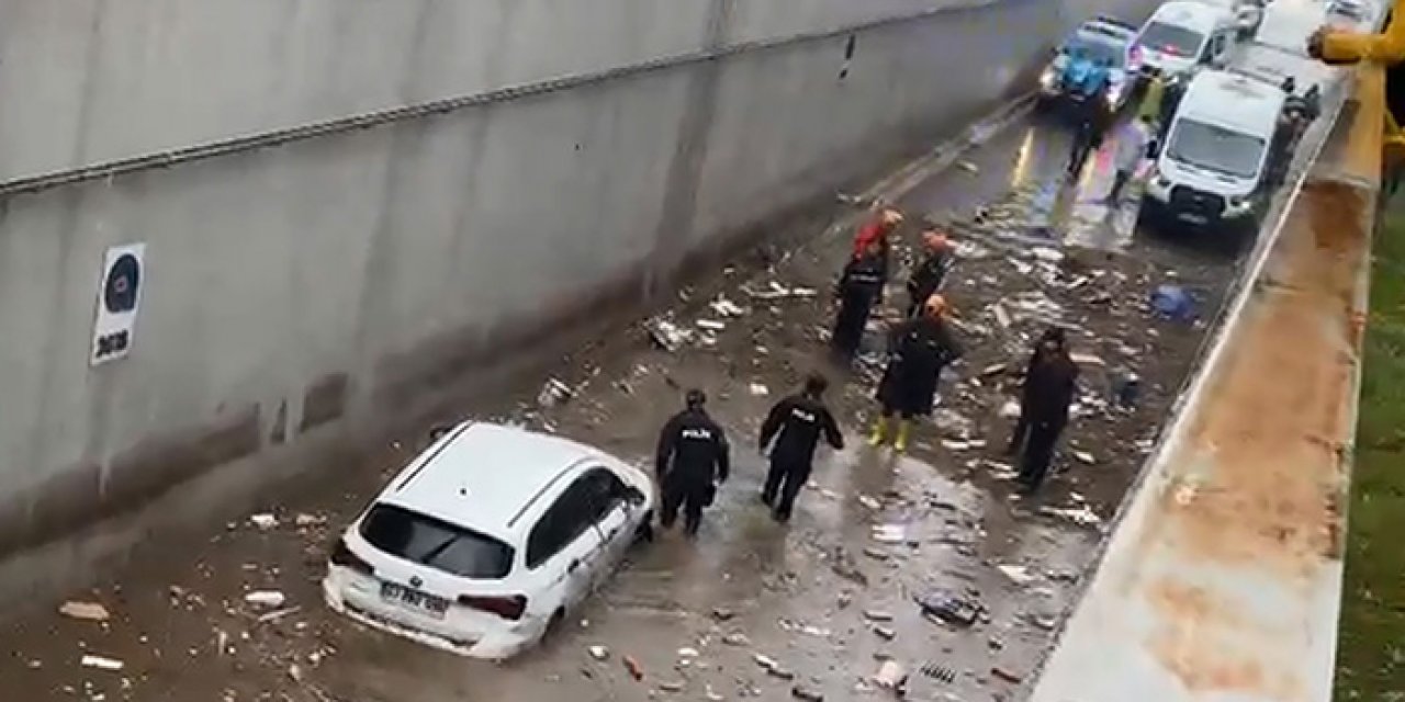 Antalya'yı sel vurdu: 1 can kaybı