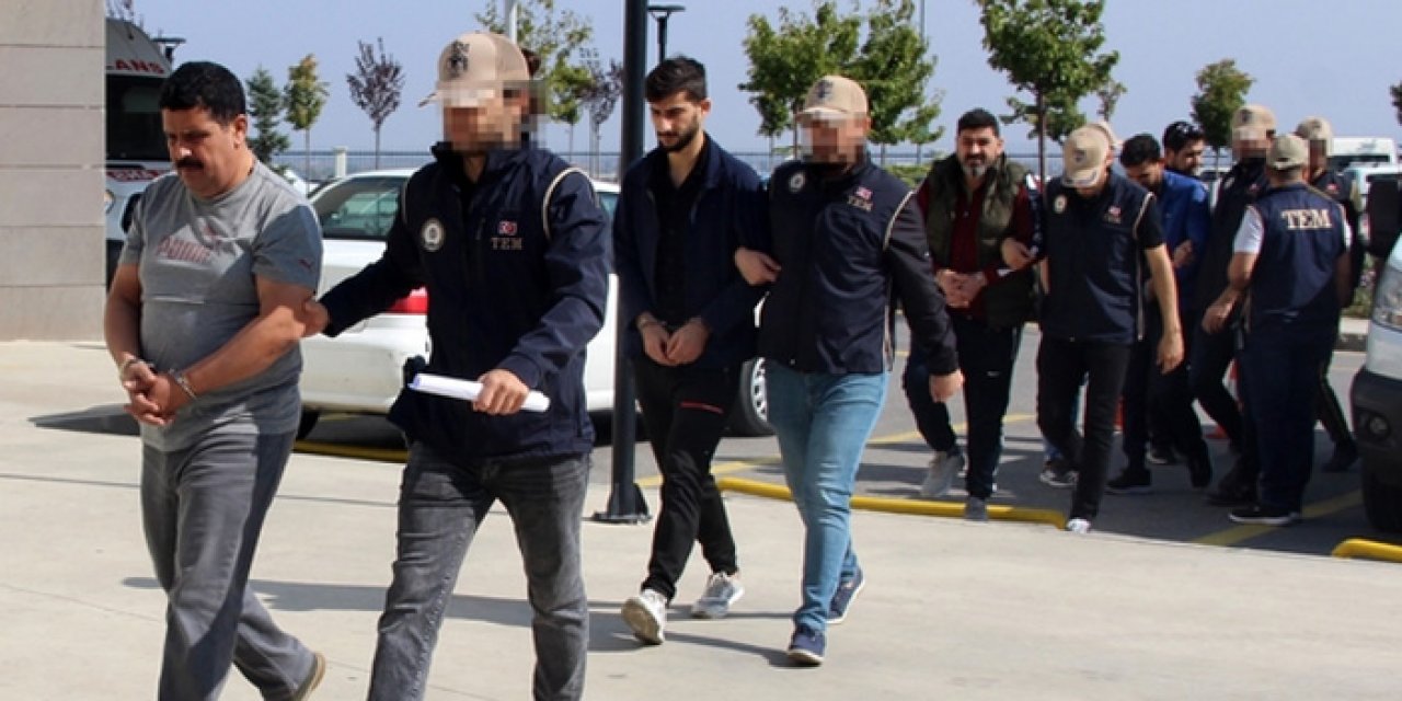 İzmir'de FETÖ/PDY operasyonu: 15 gözaltı