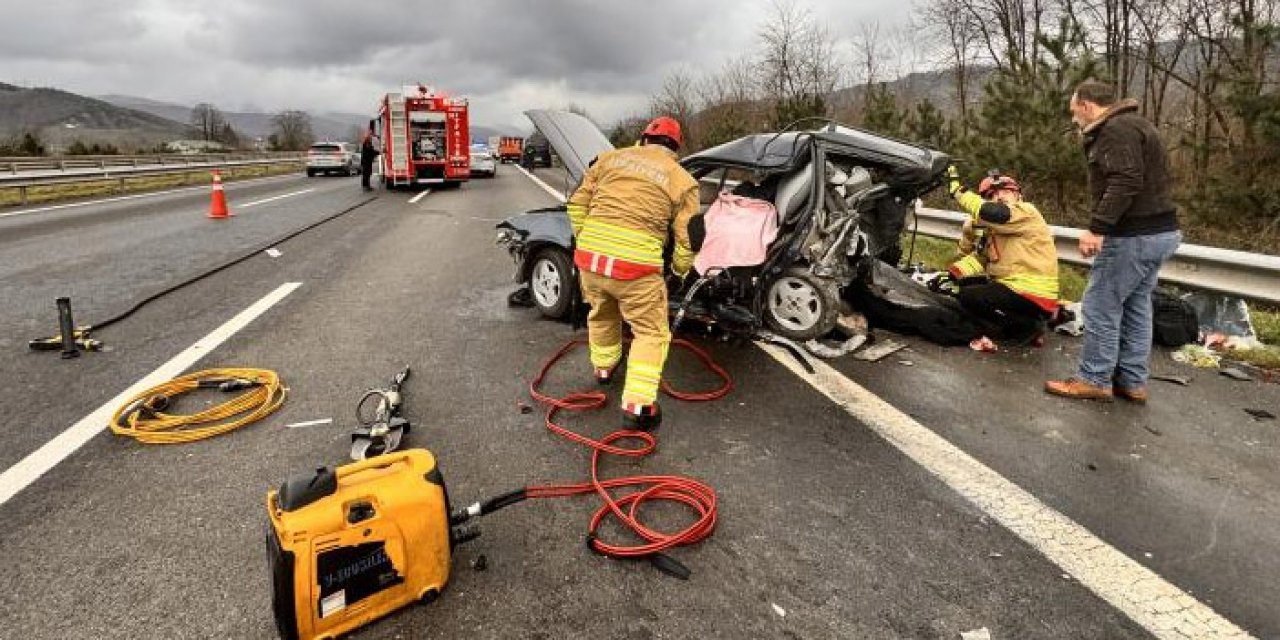 Anadolu Otoyolu'nda feci kaza: 1 ölü, 4 yaralı