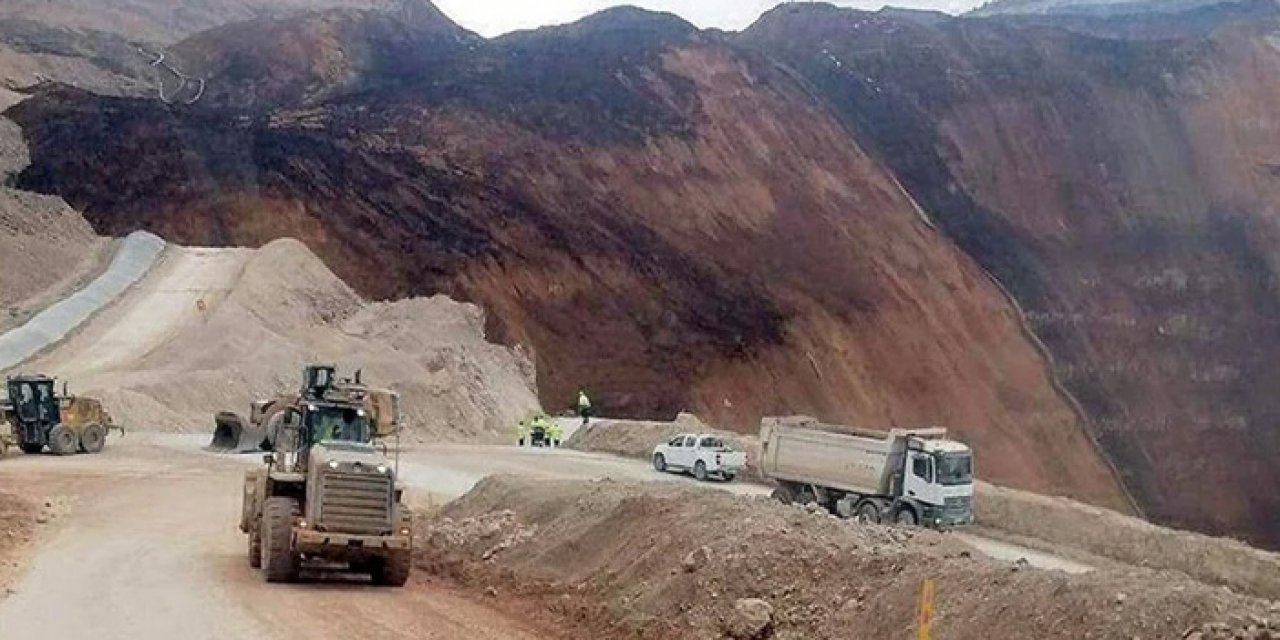 AFAD açıkladı: 2 bin 663 personel arama kurtarma çalışmalarına devam ediyor