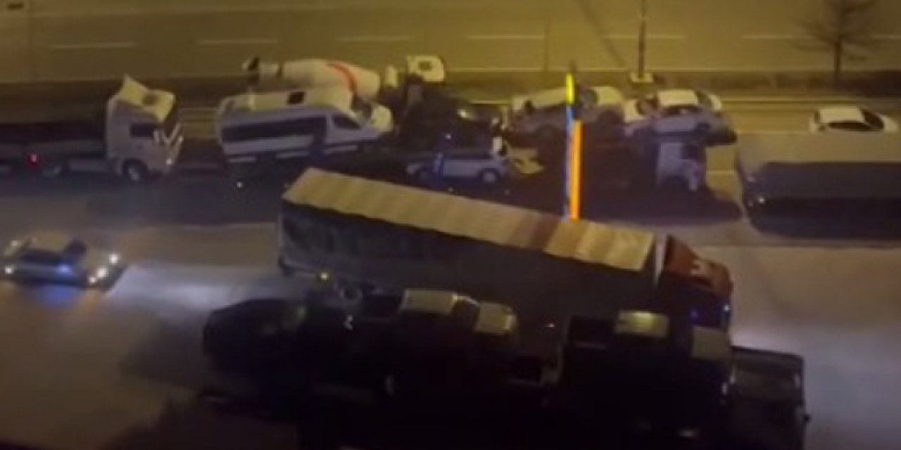 Ankara'da büyük kaza: Ortalık hurdalığa döndü