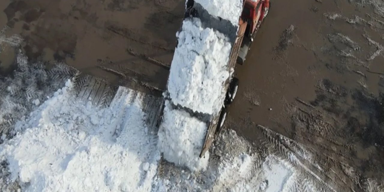 55 yıllık rekor kırıldı: Kamyonlarla dışarı taşınıyor