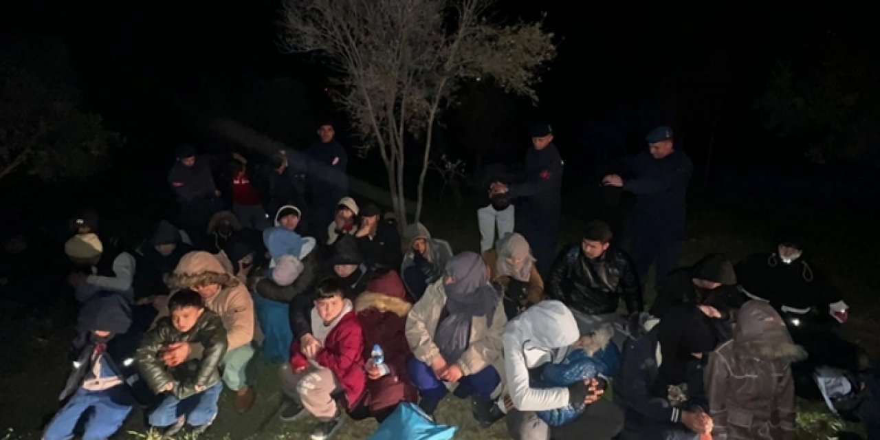 İzmir'de göçmen kaçakçılığı: 3 kişi tutuklandı