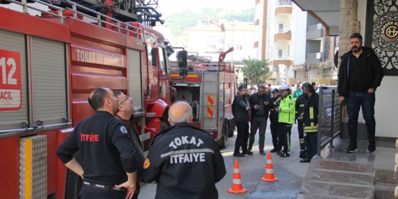 Tokat'ta otelde yangın: Camdan atlayan kişi ağır yaralandı
