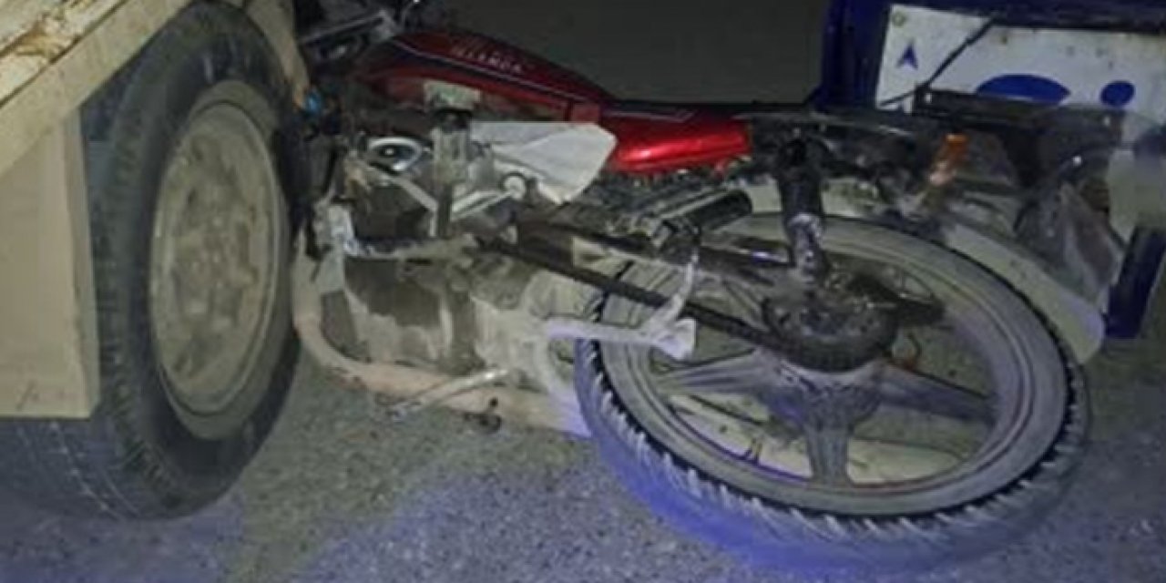 Manisa'da dehşet kaza: Motosiklet ile kamyonet çarpıştı