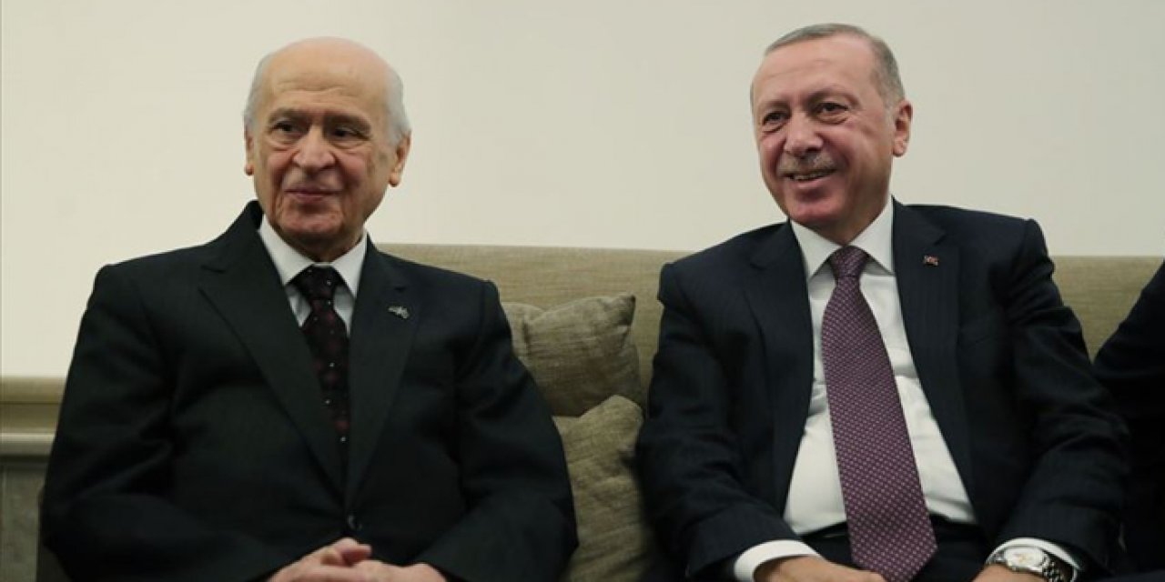 Devlet Bahçeli'den Cumhurbaşkanı Erdoğan'a gül jesti!
