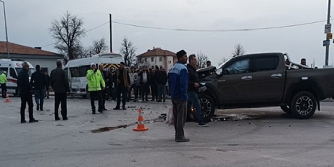 Konya'da dehşet kaza: 11 kişi yaralandı
