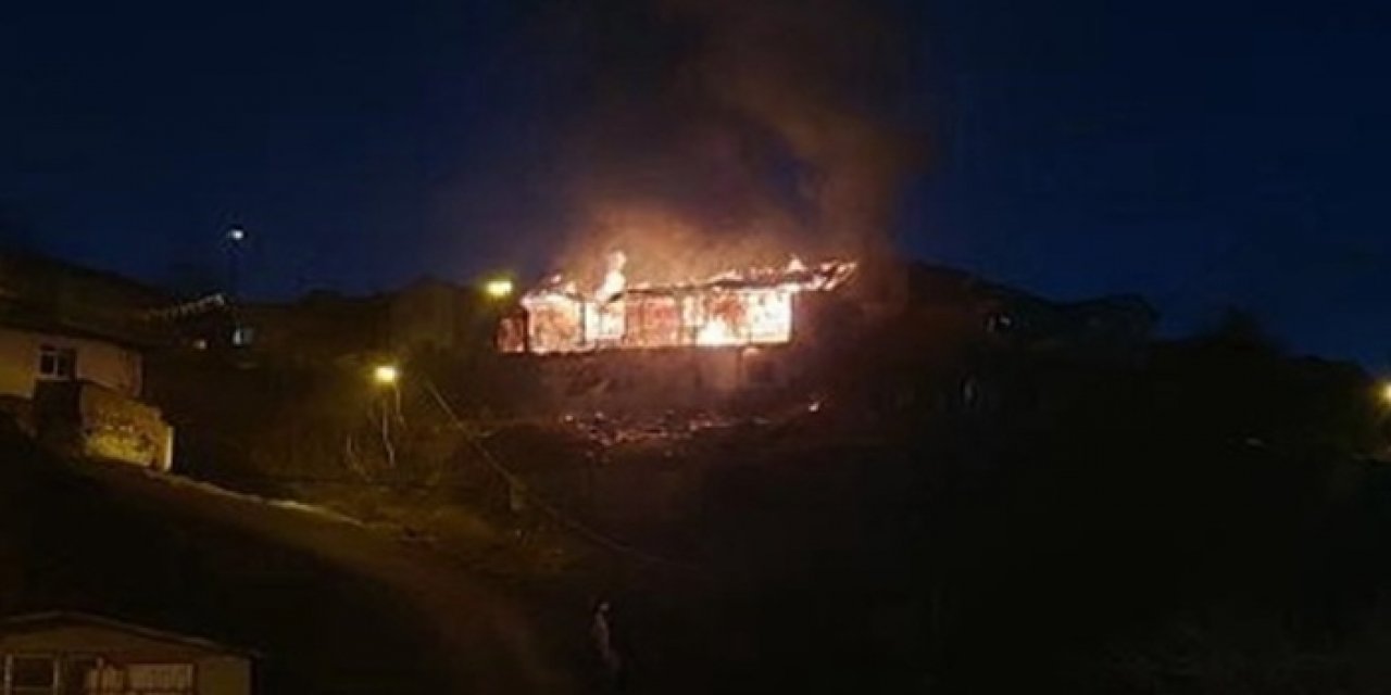 Ankara'da korkutan yangın: Ev küle döndü