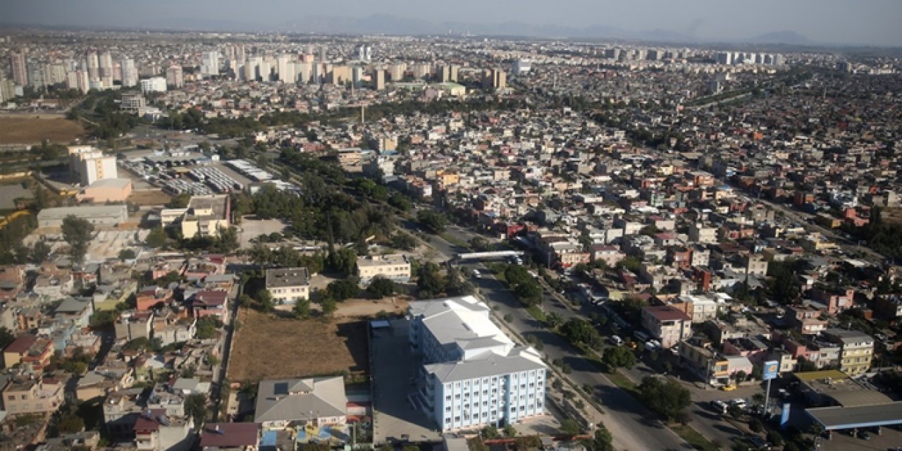 Adana’da garip olay: Önce bıçakladılar sonra üzerinde zıpladılar!