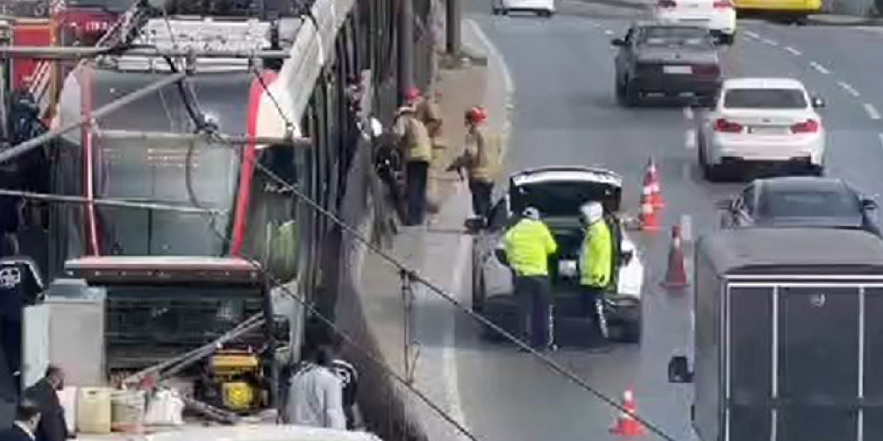 İstanbul'da tramvayın altında kaldı