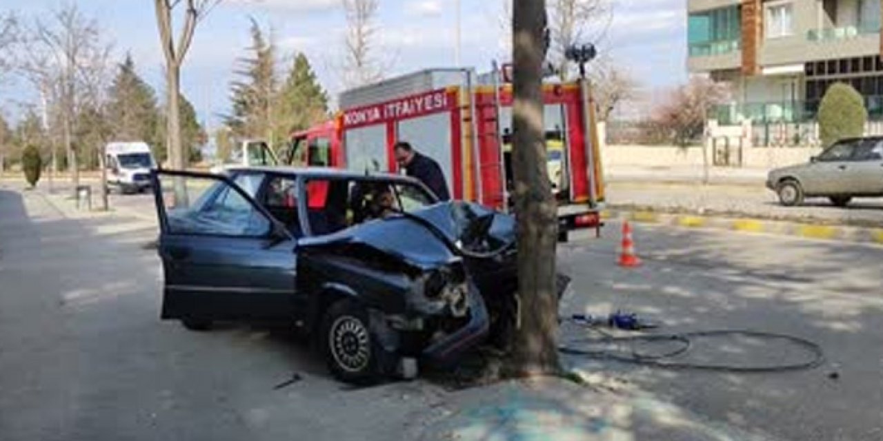 Konya'da trafik kazası: Sürücü araca sıkıştı