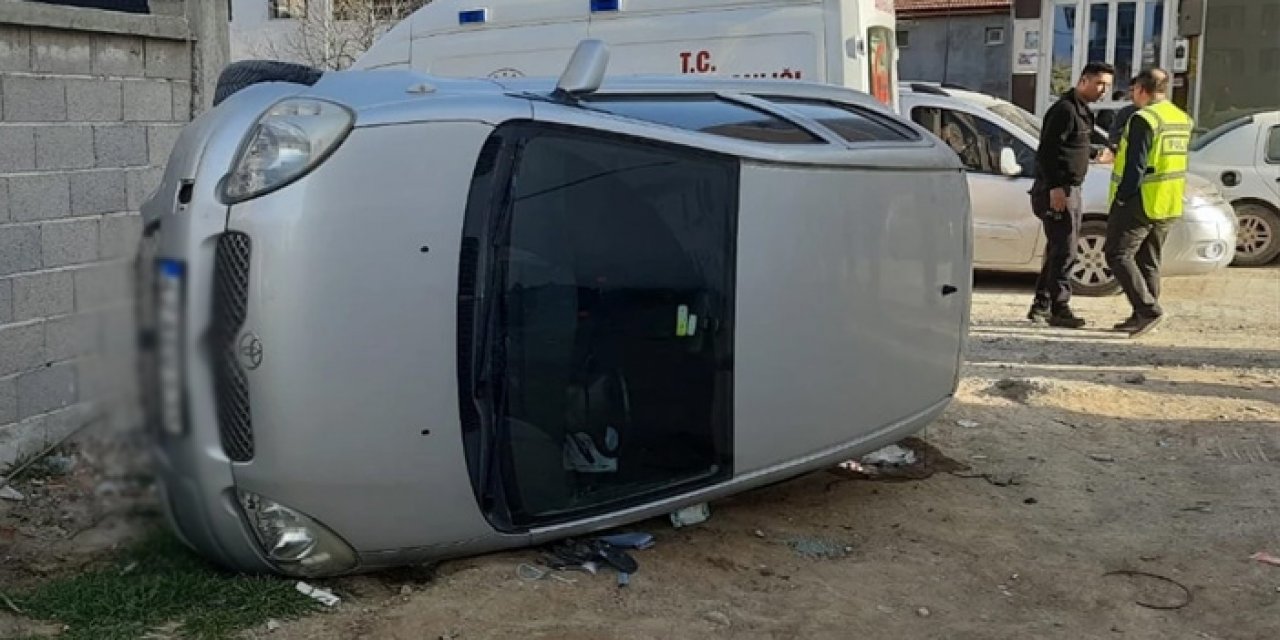 Konya'da otomobil devrildi: Anne ve kızı yaralandı
