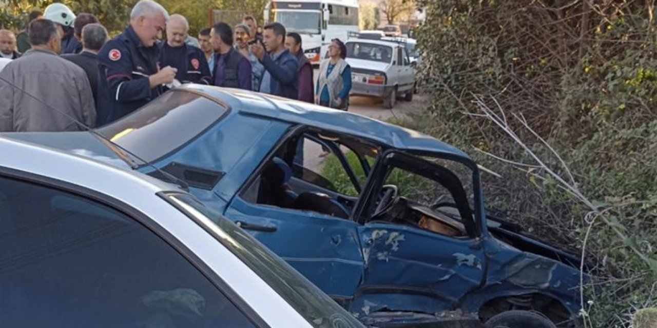 Adana'da iki otomobil çarpıştı: 6 yaralı