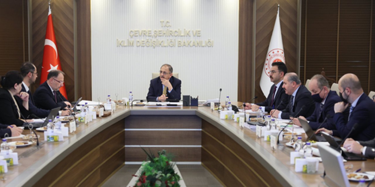 Bakan Özhaseki: Deprem bölgesinde gece gündüz çalışmaya devam edeceğiz