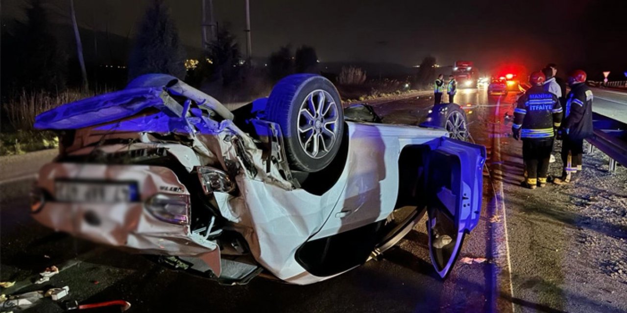 Manisa'da korkunç kaza: 3 kişi yaralandı