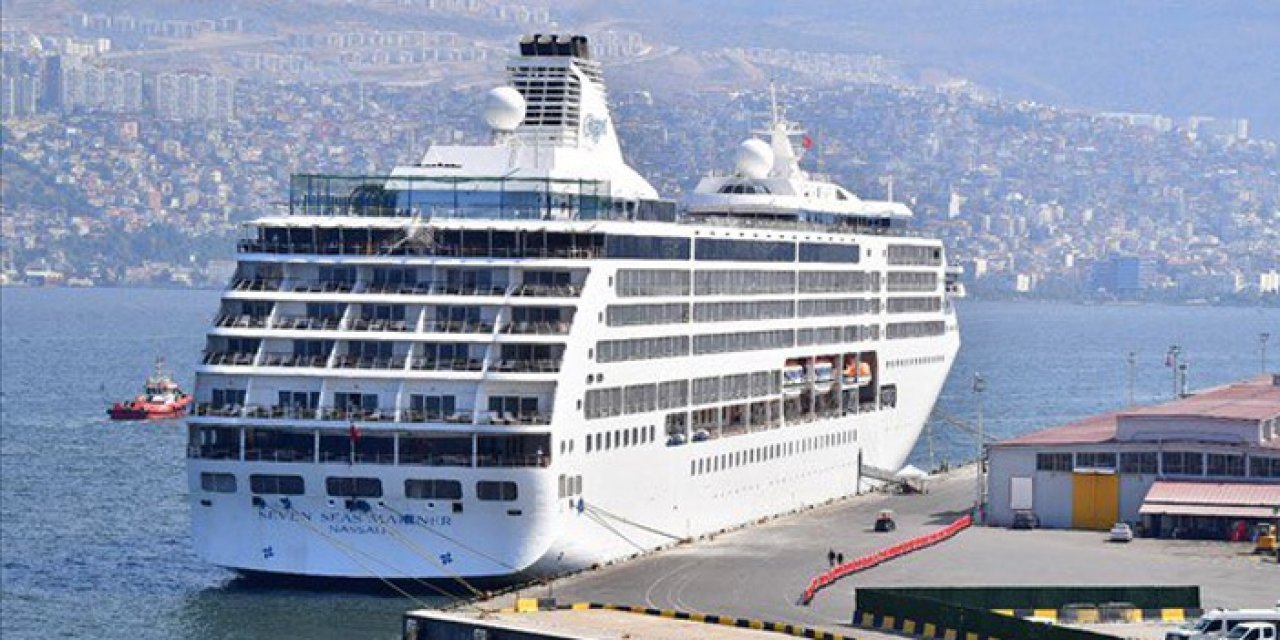 İzmir'e kruvaziyer akını: Seçkin turist yağacak