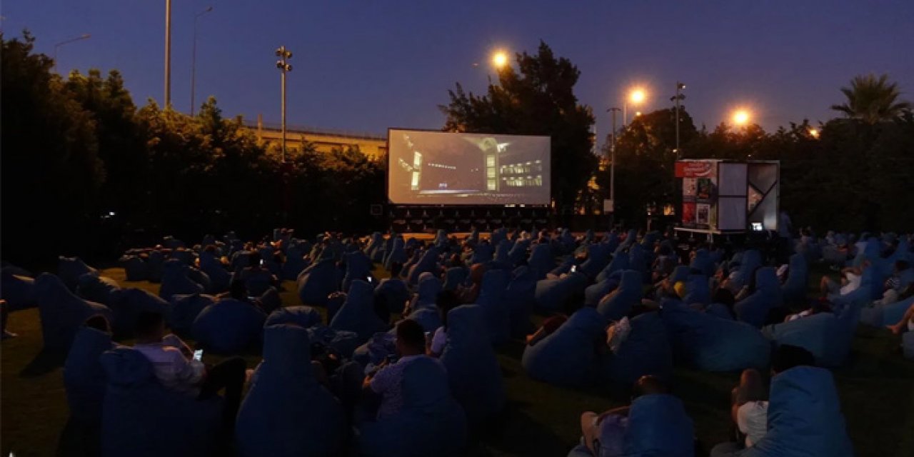 Sosyalleşmek isteyenler dikkat! İzmir'de ücretsiz sinema fırsatı