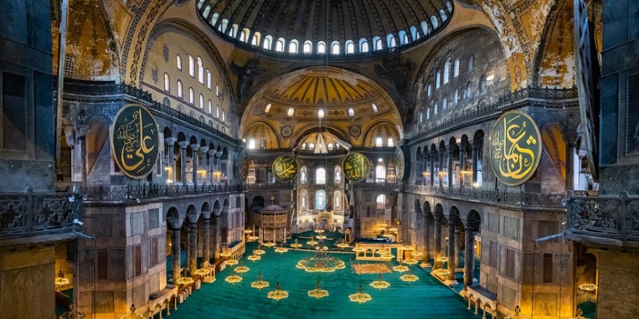 Ayasofya Camii, On bir ayın sultanına hazırlanıyor
