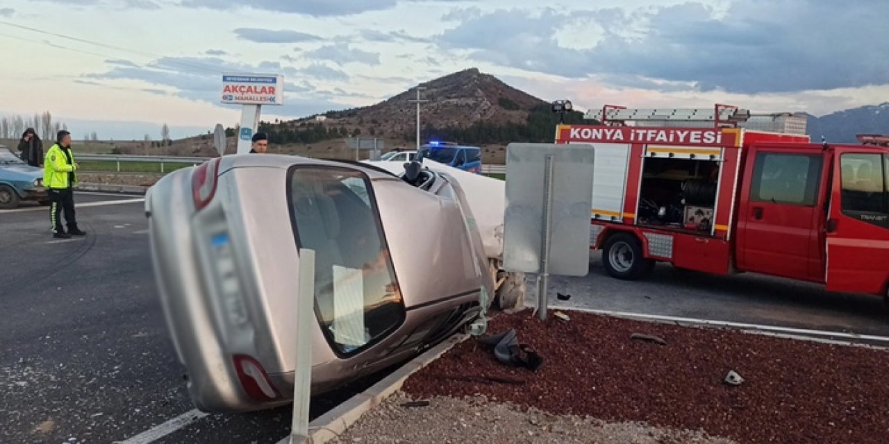 Konya'da iki otomobil çarpıştı: 4 kişi yaralandı