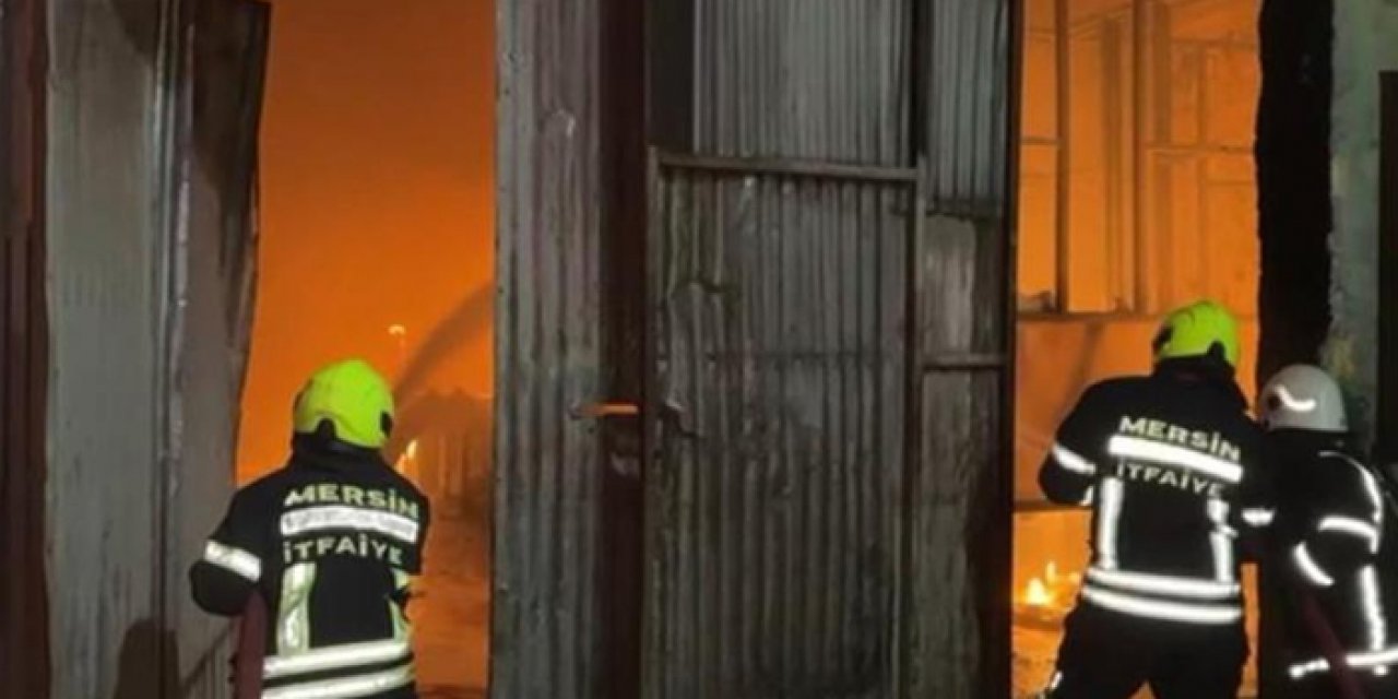 Mersin'de dev yangın: Tesis küle döndü!