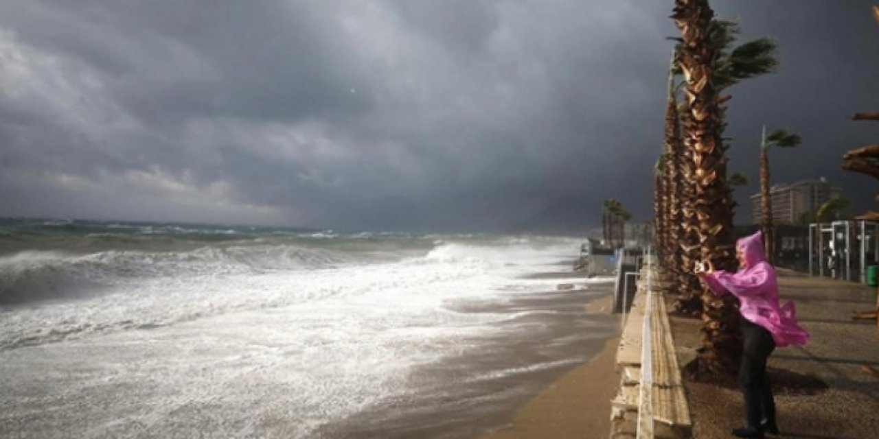 Yola çıkacak Adanalılar dikkat! O saatlerde kuvvetli yağış olacak