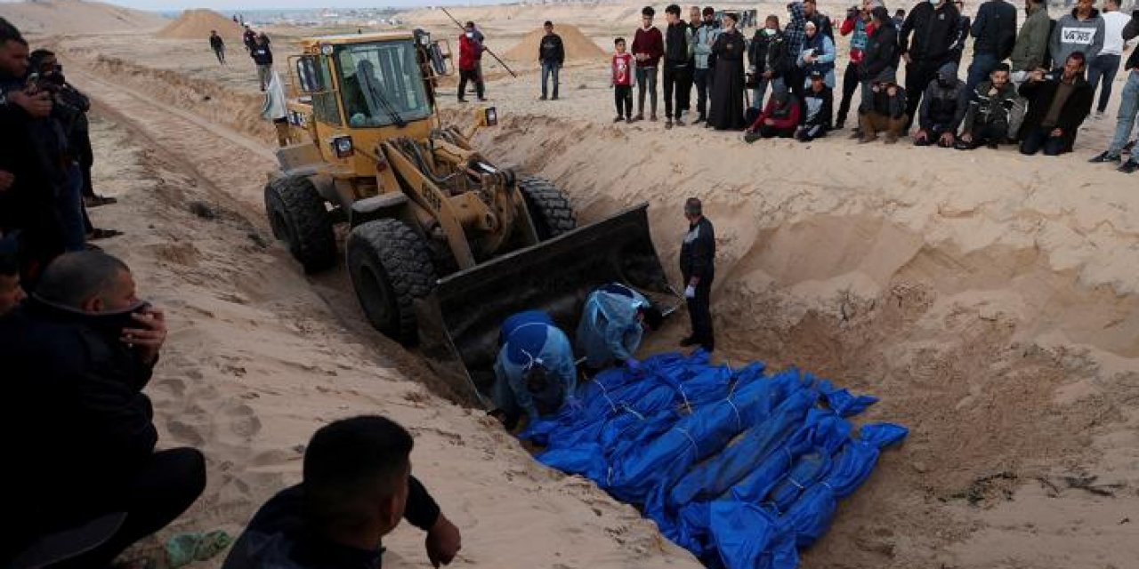 İsrail teslim etti: Cenazeler Gazze'de toplu mezara defnedildi