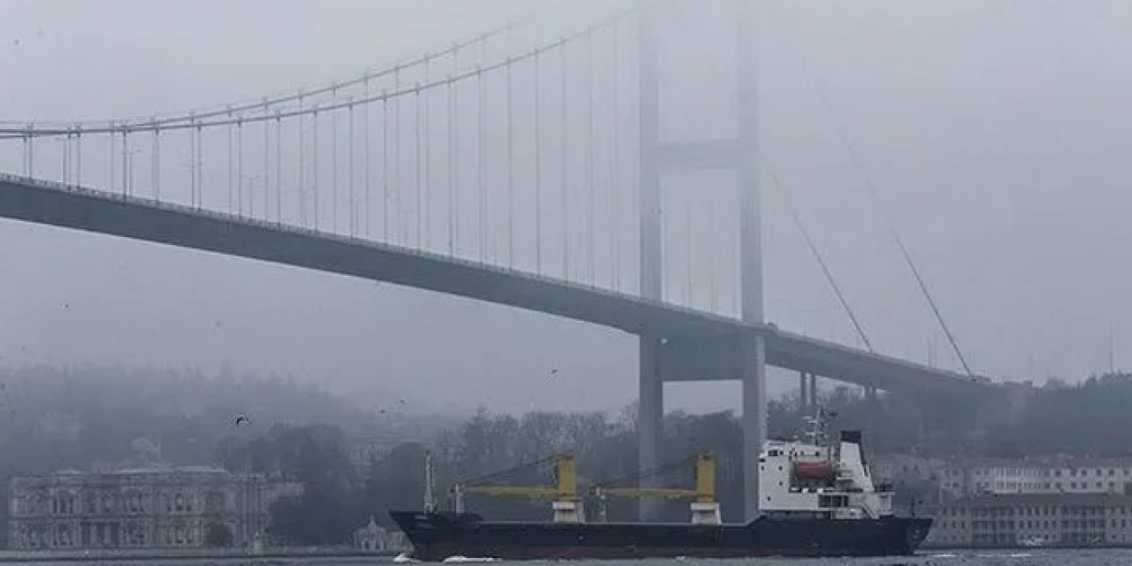 İstanbul Boğazı'nda gemi trafiği çift yönlü olarak askıya alındı