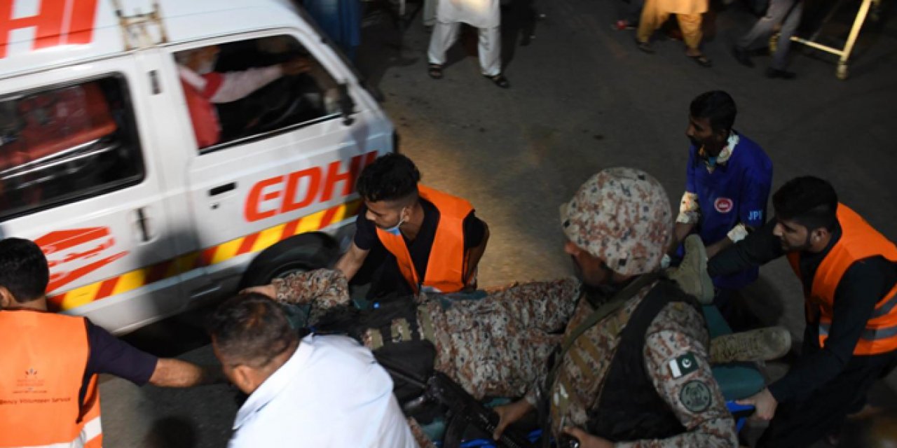 Pakistan'da bombalı saldırı: 2 kişi öldü