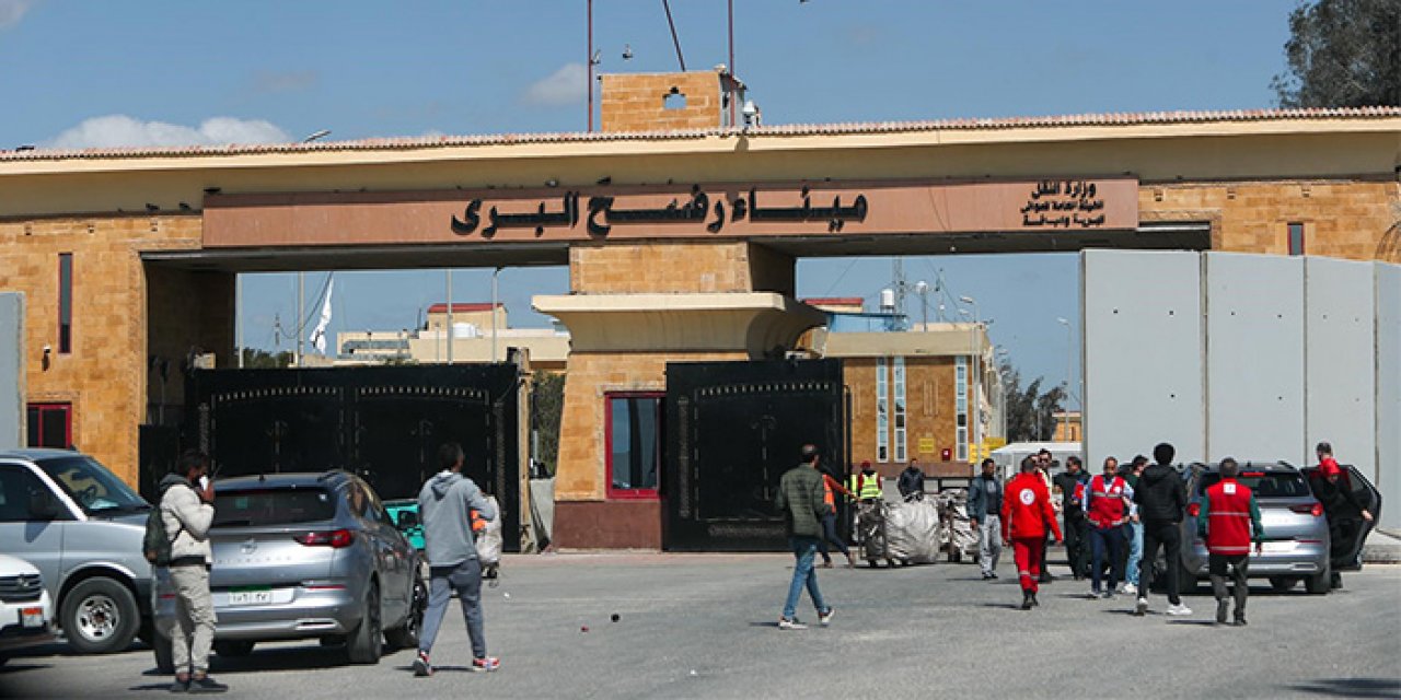 Türkiye'den Gazze'ye yardım: Kızılay gemisi Mısır'a ulaştı