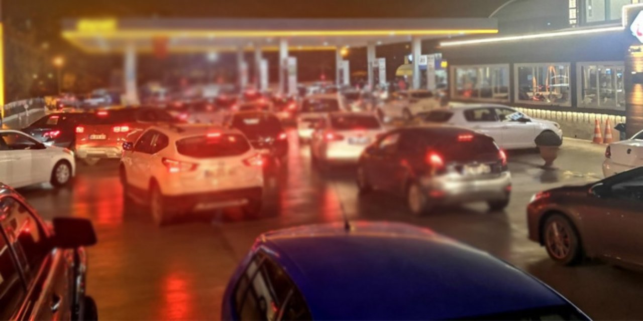 Akaryakıta zam geldi! Uzun kuyruklar oluştu