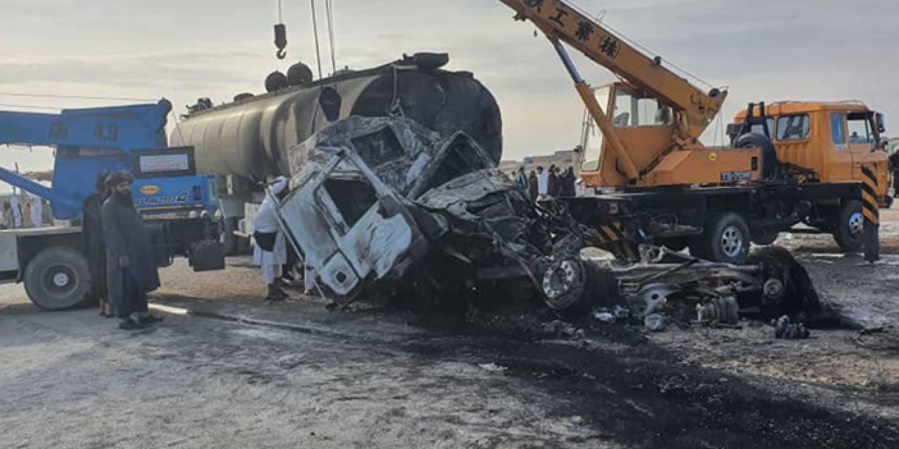 Katliam gibi kaza: 21 ölü, 38 yaralı