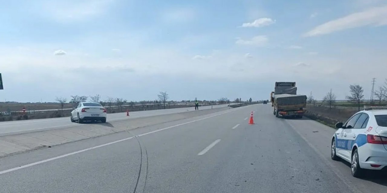 Konya'da dehşet kaza: Otomobil tıra arkadan çarptı