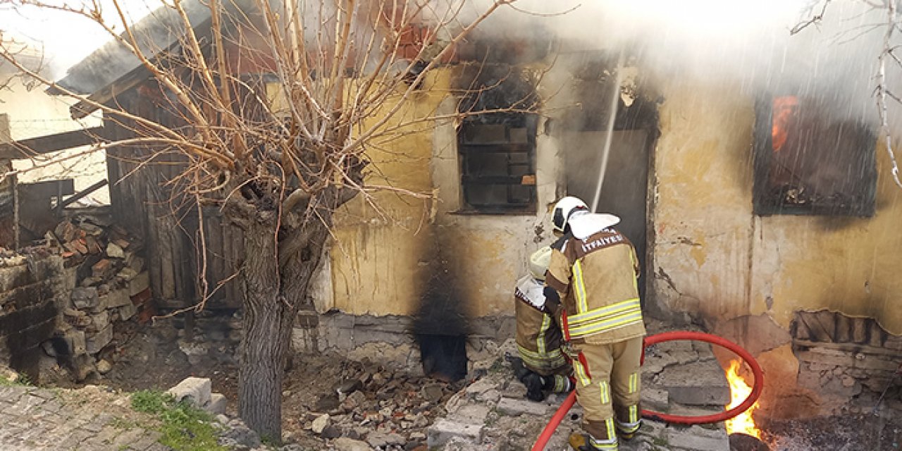 Ankara'da feci yangın: 1 çocuk öldü